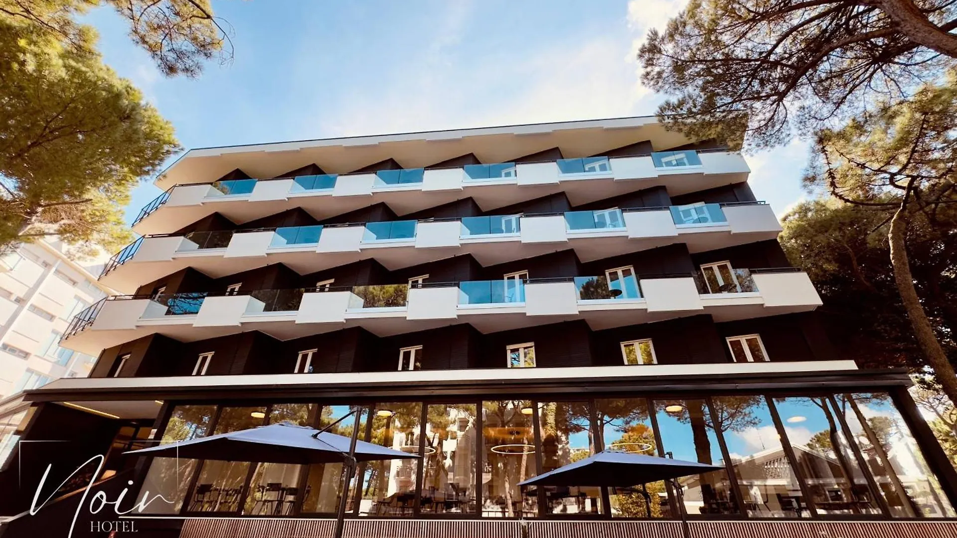 ****  Hotel Noir - Free Breakfast & Brunch Until 13-00 - Vicinissimi A Mirabilandia Milano Marittima Italy